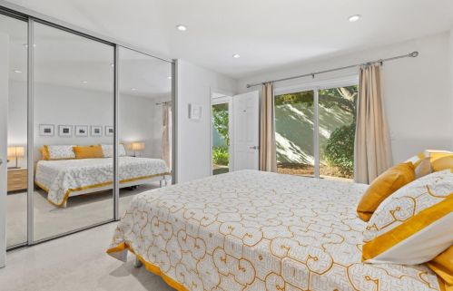 1477 Yukon Dr, Sunnyvale CA  94087-4451 exterior