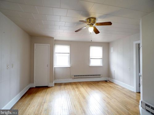 326 Liberty St, Charles Town WV  25414-1828 exterior