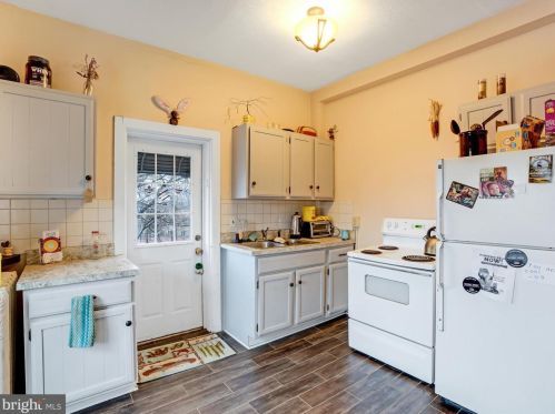 365 College Ave, Lancaster PA 17603-3319 exterior