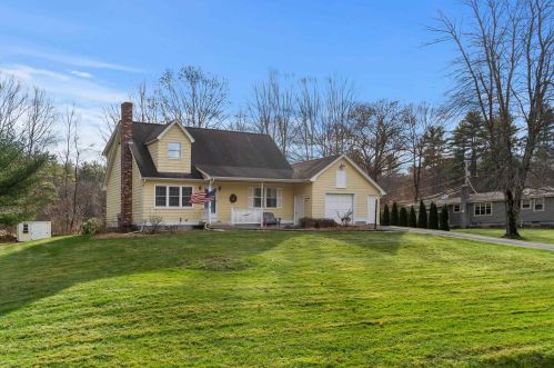 6 Hampton Ct, Goffstown NH  03045-2129 exterior