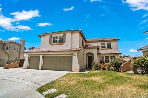 4641 Avenue, Lancaster, CA 93536-2461