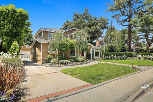 4829 Oakwood Ave, La Canada, CA 91011-2541
