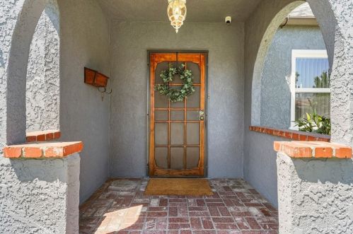 5877 Gaviota Ave, Long Beach, CA 90805-4303