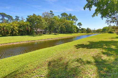 244 Pleasant Wood Dr, West Palm Beach, FL 33414-4715