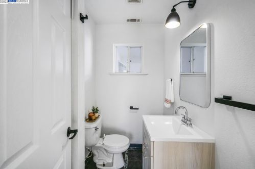 2954 Clearland Cir, West Pittsburg CA  94565-3243 exterior