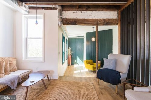 2026 Howard St, Philadelphia PA 19148-3334 exterior