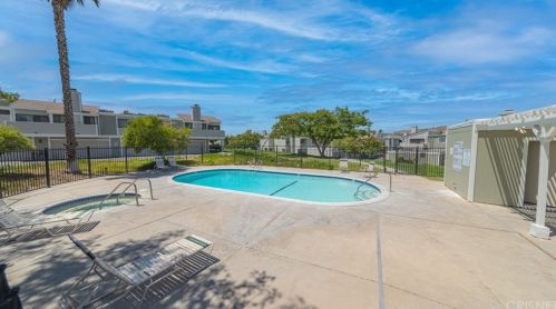 27120 Crossglade Ave, Santa Clarita CA  91351-3376 exterior