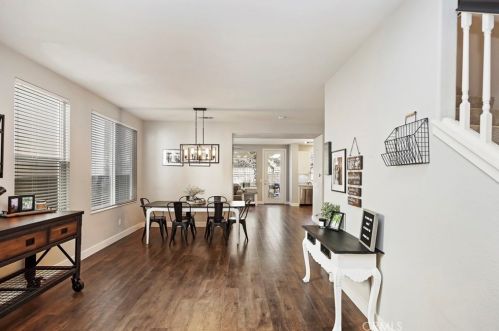 42056 Calabria Dr, Temecula CA  92591-5721 exterior
