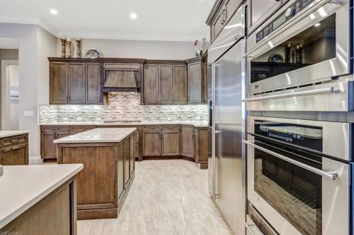 4249 Deephaven Ln, Naples FL 34119-8616 exterior