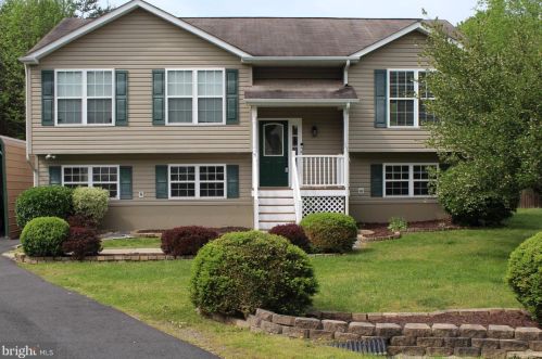 10402 Skinner Hill Dr, Fredericksburg, VA 22408-9460