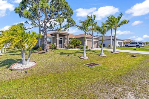 1703 1st Pl, Cape Coral, FL 33909-5271