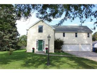 825 Locust St, Perrysburg, OH 43551-2319