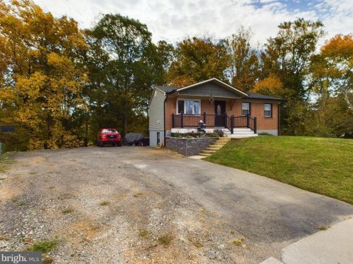 4801 Kempair Dr, Woodbridge VA  22193-4632 exterior