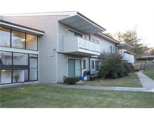 44 Henry St, Norwich, CT 06360-6458