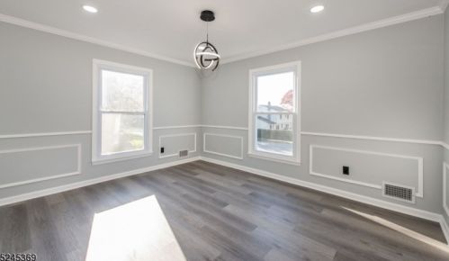 14 Ironwood Way, West Paterson NJ  07424-2019 exterior