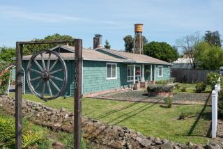 3690 Bodega Ave, Petaluma, CA 94952-8036