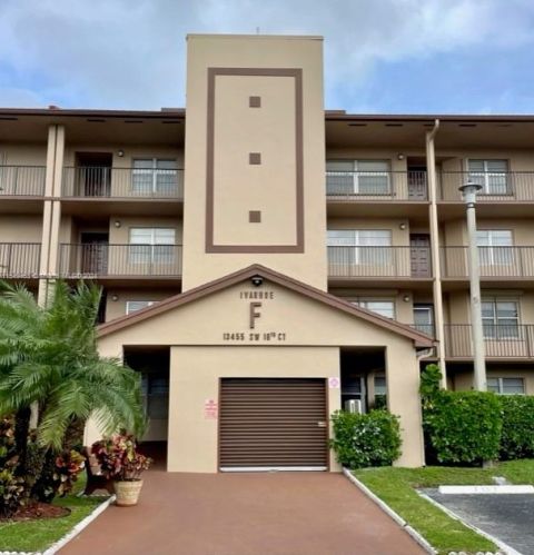 13455 16th Ct, Hollywood, FL 33027-1878