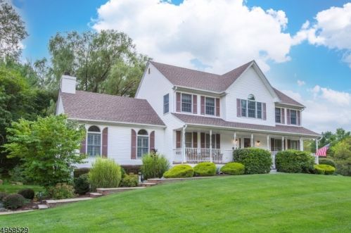 4 Roberts Rd, Dover NJ  07869-3475 exterior