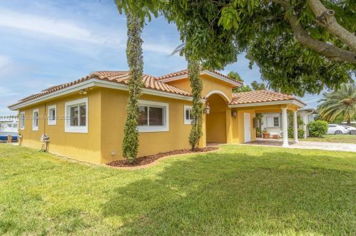 947 Nautilus Isle, Dania Beach FL  33004-2356 exterior