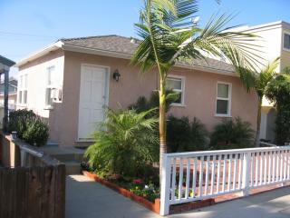 921 Monterey Blvd, Hermosa Beach CA  90254-4208 exterior