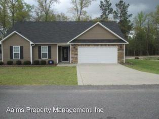 323 Hunters Creek Dr, Raeford NC  28376-8586 exterior
