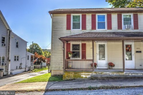 222 Grant St, Parkesburg, PA 19365-1424