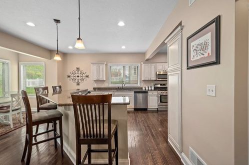 1015 Noble Pne Ct, Trafford PA 15085-9786 exterior