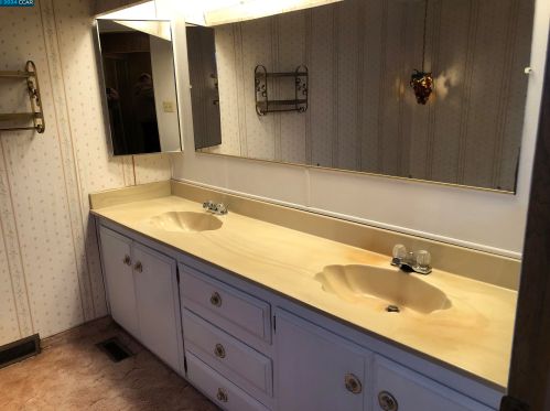 16401 San Pablo Ave, Richmond CA  94806-1331 exterior