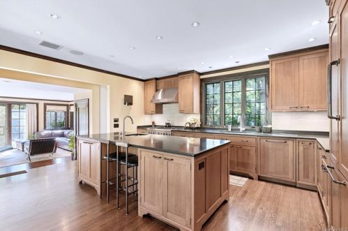 177 Soundview Ave, White Plains NY  10606-3825 exterior