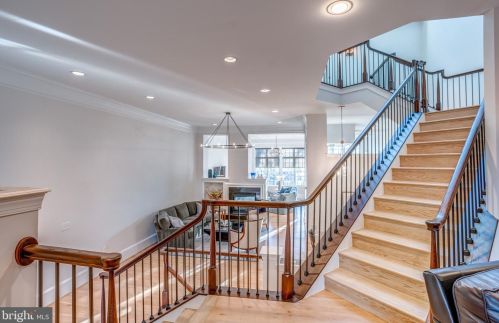 18285 Mullfield Village Ter, Leesburg VA  20176-7466 exterior