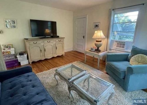 95 Godwin Ave, Ridgewood NJ  07450-3725 exterior