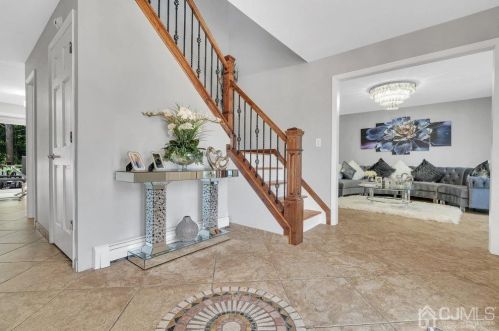 40 Ponderosa Ln, Old Bridge NJ  08857-3334 exterior