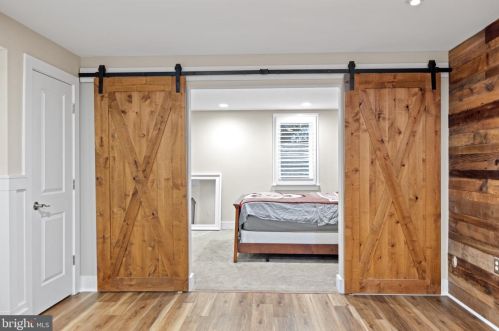 951 Rhonda Pl, Leesburg VA  20175-5632 exterior