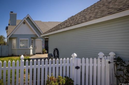 49 Brewer St, Templeton, CA 93465-9571