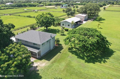 6900 84th Ave, Vero Beach FL  32967-4000 exterior
