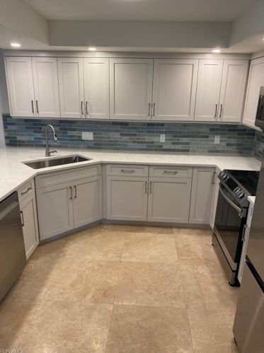 1950 Gulf Shore Blvd, Naples, FL 34102-4608