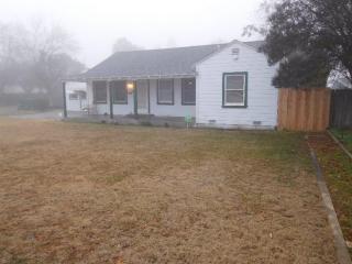 4974 Turner Ave, Fresno, CA 93727-2338