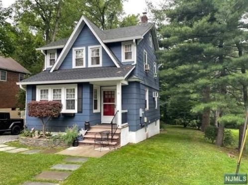 10 Valley Rd, Haworth, NJ 07641-1820
