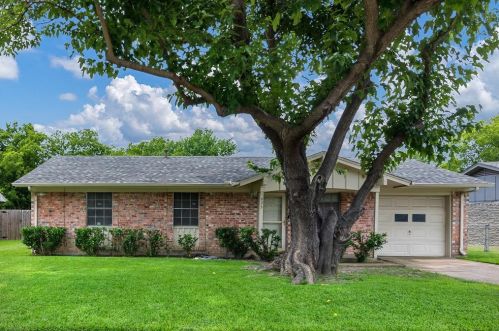 1625 Blue Meadow St, Dallas, TX 75217-2627