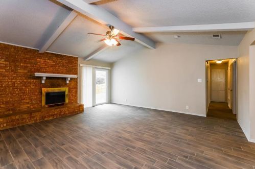 1849 El Paso St, Lewisville TX  75077-2713 exterior