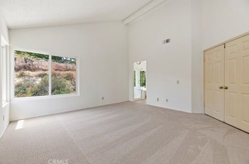 5807 Greens Dr, Riverside CA  92509-7327 exterior