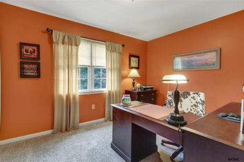 655 Red Fox Ct, Alpine, PA 17339-9327