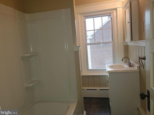 807 Queen St, Pottstown PA  19464-6015 exterior