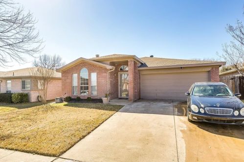 7208 Wagonwheel Rd, Fort Worth, TX 76133-8147