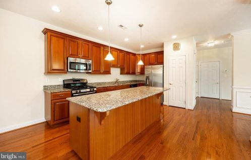 285 Deepdale Dr, Kennett Sq, PA 19348-1881