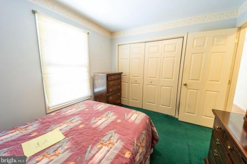 20 Gideon Ln, Falling Waters WV exterior