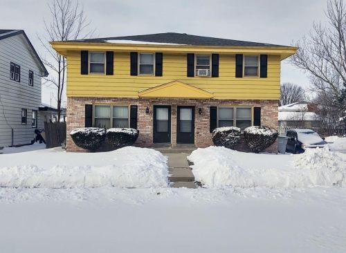 9135 Swan Rd, Milwaukee, WI 53224-1703