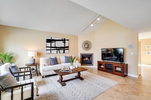 1161 Willowhaven Dr, San Jose, CA 95126-4238