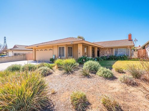 6620 Azusa Ct, Riverside, CA 92509-1917