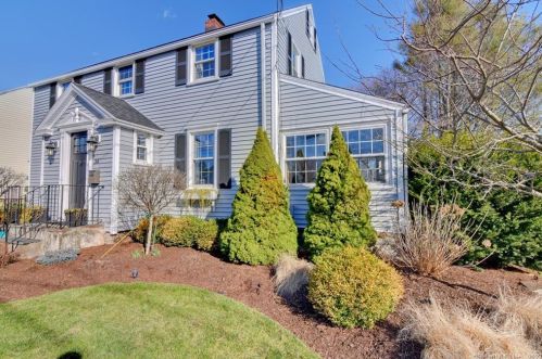 34 Elk Ter, Stratford, CT 06614-4312